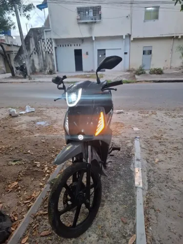 Phoenix S 2024 seminova toda em LED