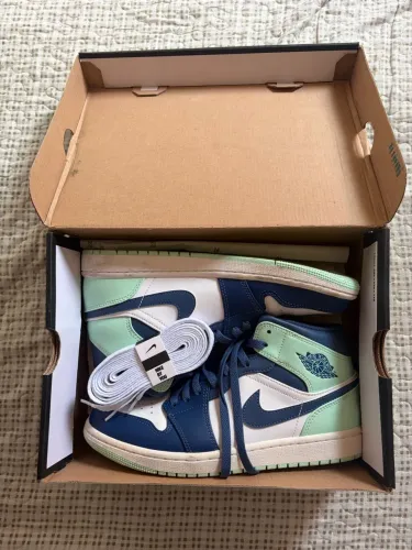 Nike - Air Jordan 