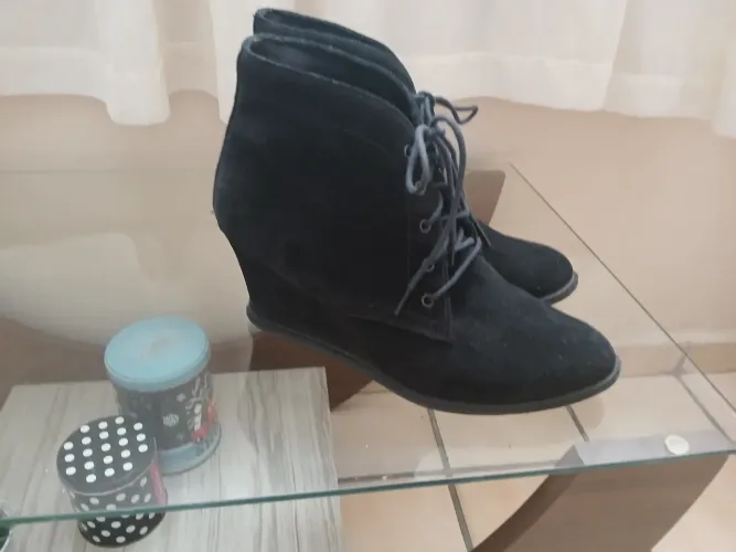 Bota Couro Preto Anabela Nova 