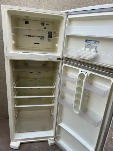 Vendo geladeira 