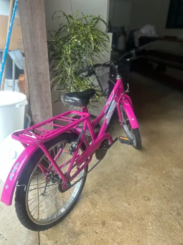 Bicicleta infantil menina