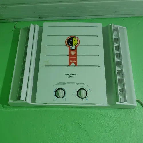 Vende-se ar condicionado seminovo