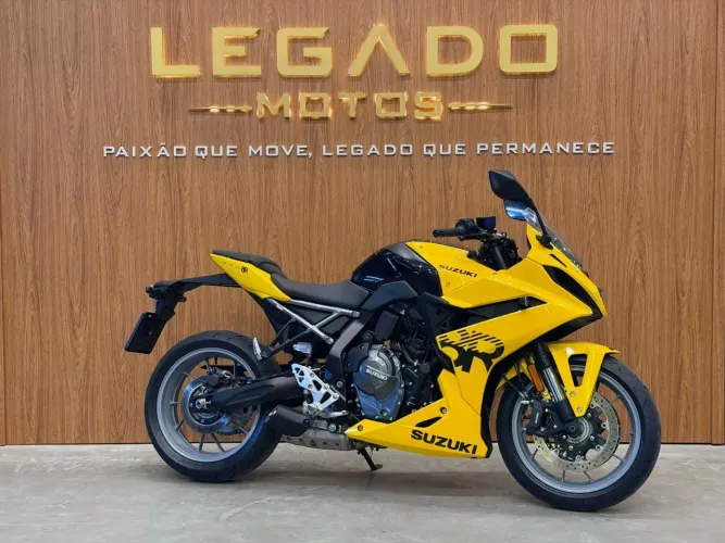 SUZUKI GSX-8R