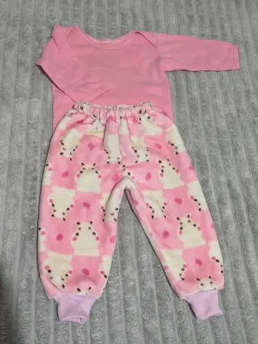 Vendo Lotinho de roupas menina tamanho 1