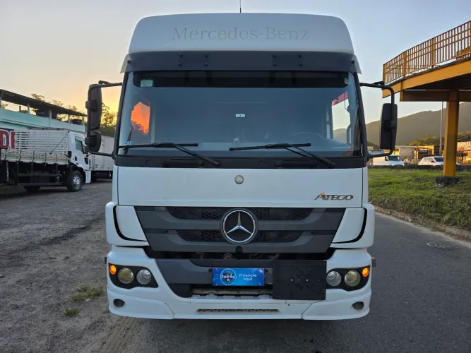 MB atego modelo 2430 ano 2018 equipado com tanque inox