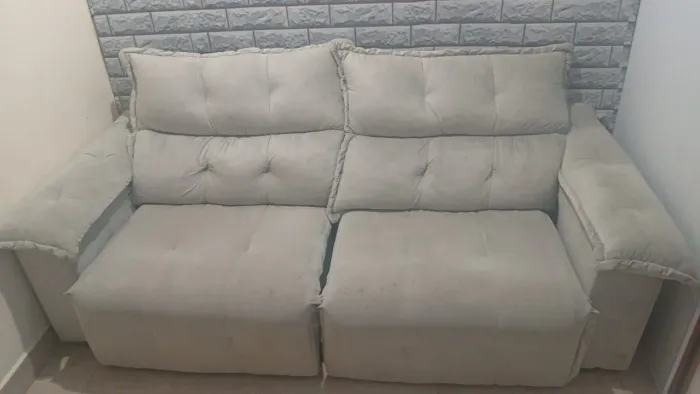 Sofá retrátil e reclinável 