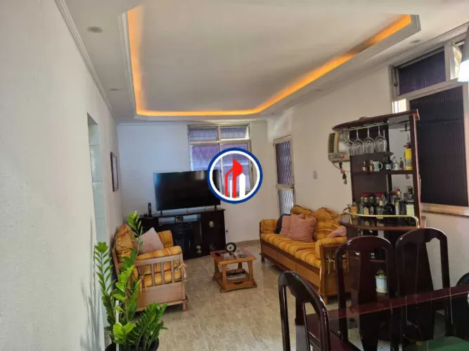 Casa de rua : Linear / Residencial / Campinho