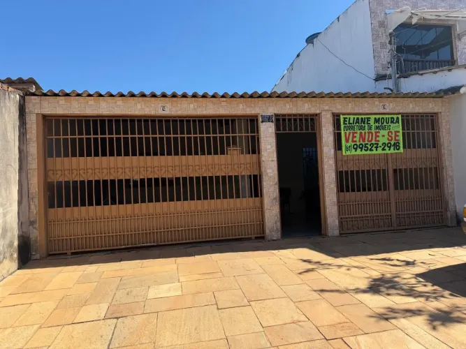CASA À VENDA NO PARANOÁ-DF. QD 07.