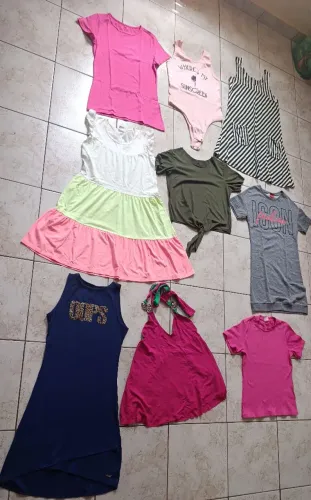 Vestidos m,13-14-16 blusas 16-18,m,p e bory 16...preço total com desconto