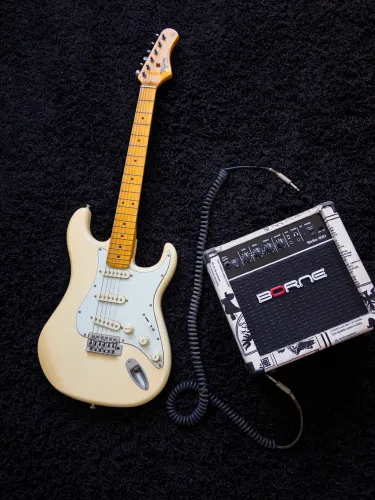 Guitarra e caixa