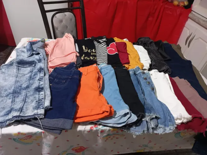Roupa juvenil Tam 16. Lote com 20 peça