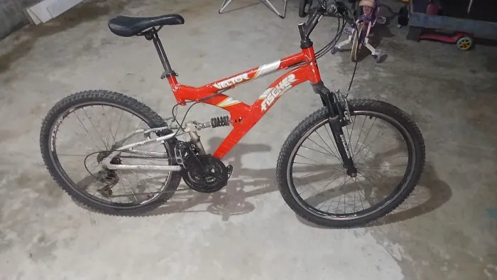 Bicicleta Mountain Bike aro 26