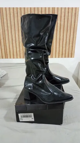 Bota nova nunca usada