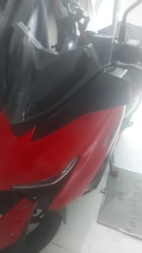 Scooter xmax 250cc ano 2024 semi nova com3900km rodados ..quem vê compra ..filé..