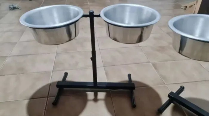 Comedouro para cachorro com ajuste de altura