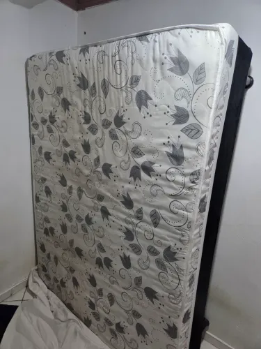 Cama box 7cm espuma perfeito estado