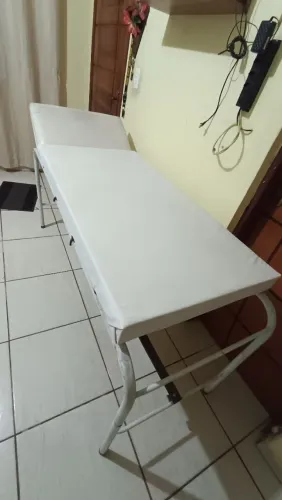 Vendo uma maca para fins hospitalar ou estética