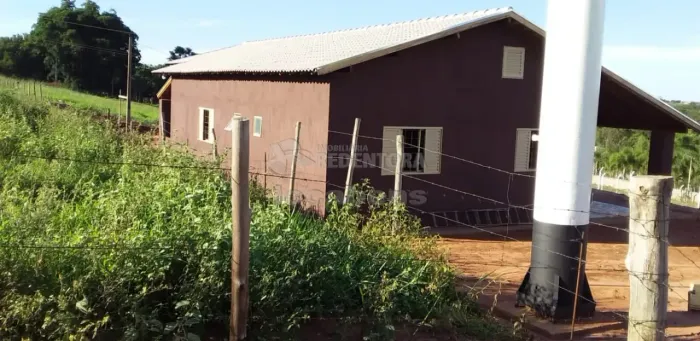 Chácara à Venda em Valentim Gentil/SP