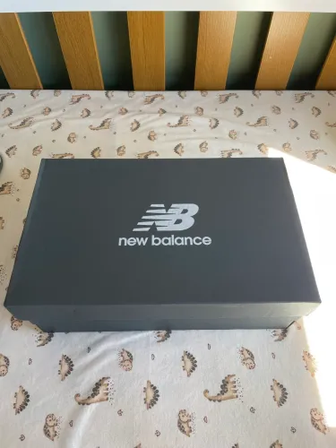 Caixa Tênis New Balance