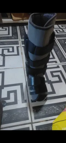 Vendo uma bota ortopédica nova 