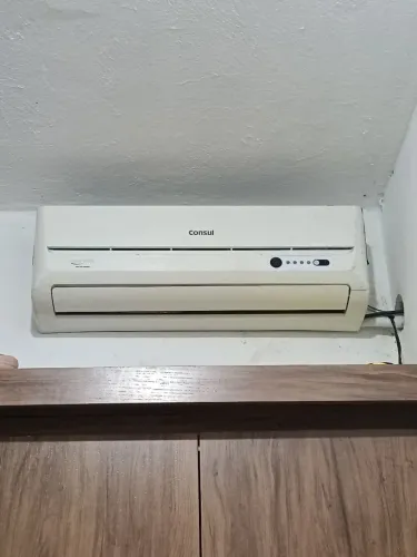 Ar condicionado (não é inverter)