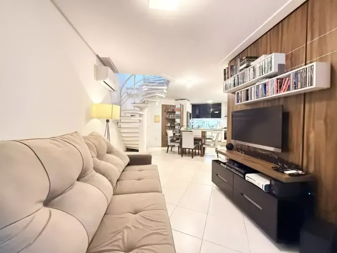 Venda | Cobertura duplex 4 quartos (2 suítes) + 2 vagas de garagem, Bairro Itacorubi