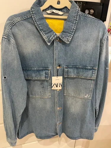 Camiseta jaqueta jeans denim zara comprada na Inglaterra nova na etiqueta