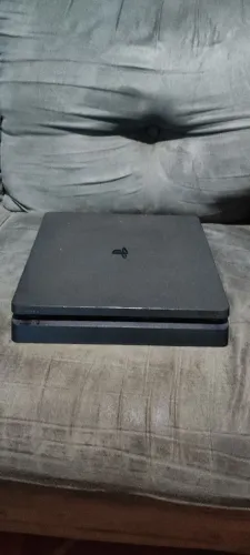 PS4 SLIM 1 TB SEM DETALHES (1 CONTROLE)