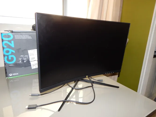 Monitor Gamer Curvo KBM! Gaming MG210 23.6? Full HD | 180Hz | 1ms | HDMI