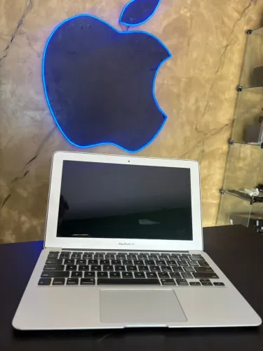 MacBook 2011