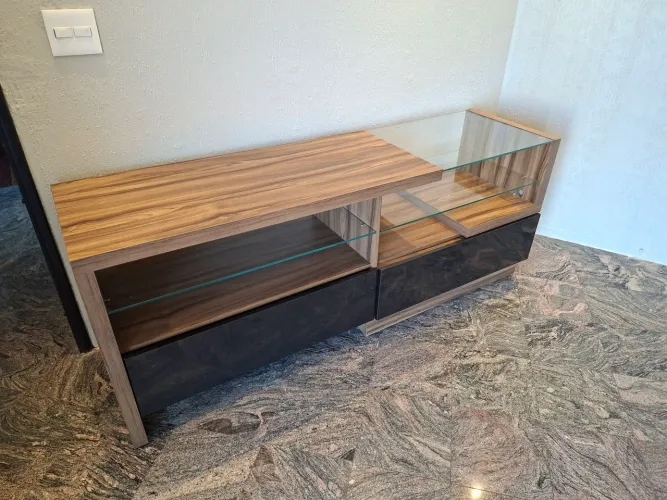 Rack sala 1,83cm MDF e Vidro temperado