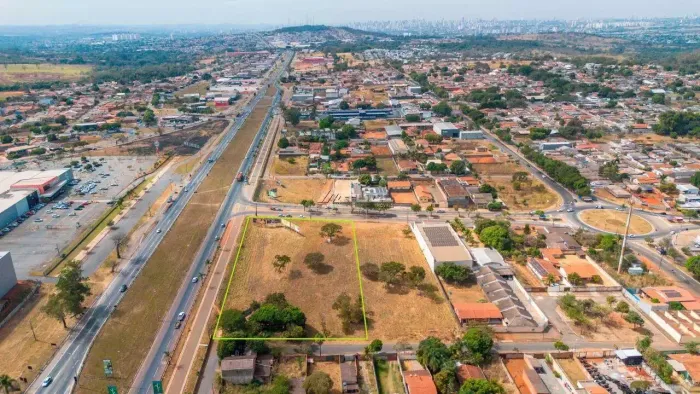 Área Comercial Urbano 8590m² em Conjunto Vera Cruz - Goiânia