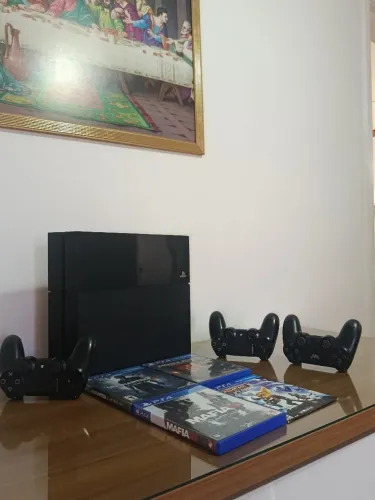 PS4 FAT Black Piano 500GB + 3 Controles + 4 Jogos 