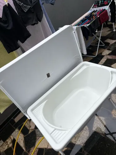 Banheira de bebê com suporte e trocador 