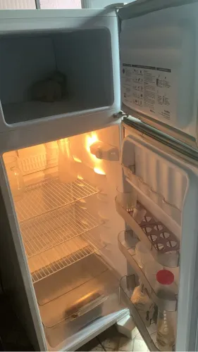 Geladeira em boas condições