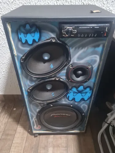 Caixa de Som com Cara preta Pioneer de 12"