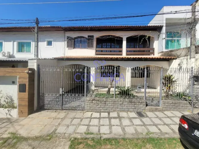Casa com 5 dormitórios para alugar, 200 m² por R$ 3.000,00/mês - Campo Grande - Rio de Jan