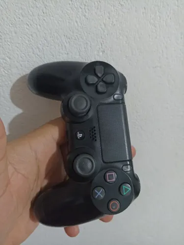 Controle de play 4 ORIGINAL. Serve para PC. Funcionando perfeitamente. Troco em play 2.