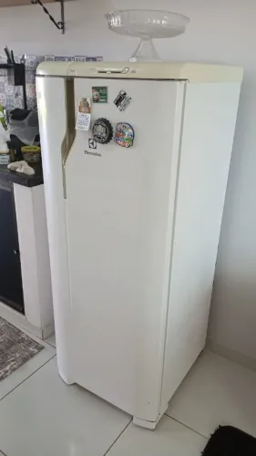 Geladeira Electrolux Pequena