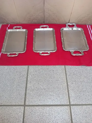 3Lindas bandejas de inox cada 50 reais
