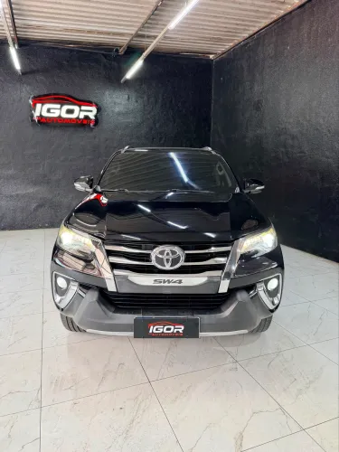 Toyota Hilux SW4 SRX 4X4 2.8 TDI 16V Dies. Aut. 2016