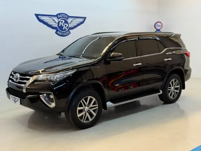 Toyota Hilux SW4 SRX 4X4 2.8 TDI 16V Dies. Aut. 2018