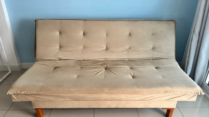 Sofá cama grande bege