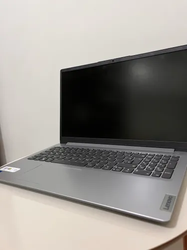 Notebook Lenovo idealpad usado