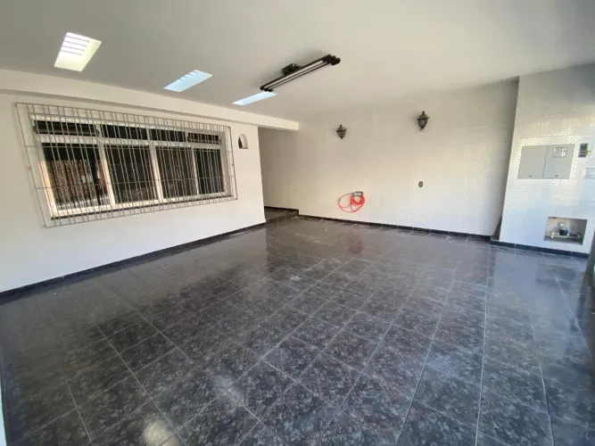 Sobrado para venda em Vila Babilônia com 4 quartos, sendo 1 suíte, 135m²