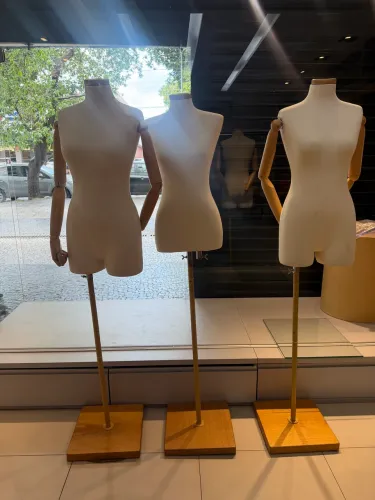 Manequins madeira 