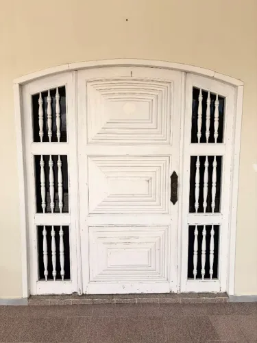 Portas e janelas de madeira