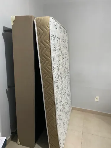 Vendo cama box viúva