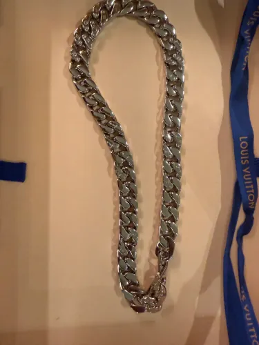 Colar Louis Vuitton Monogram Chain Prateado - Original