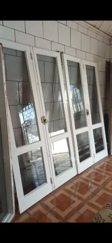 Porta Camarão Completa de Madeira e Vidro <br>Medida 2,00m x 2,20 m<br>